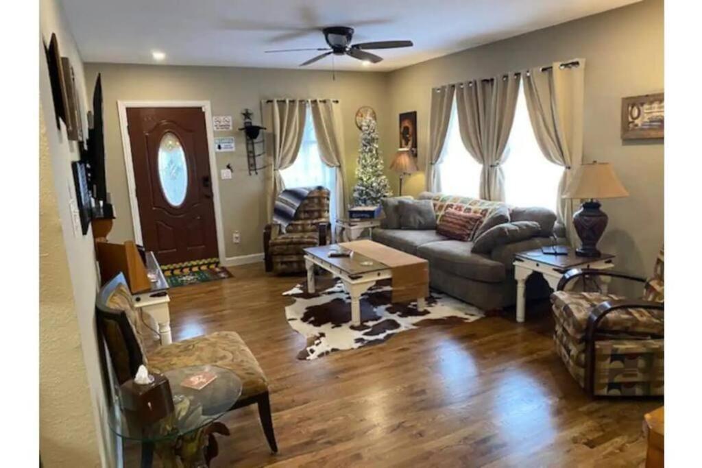 Stockyards!-1 Block Away ! Cowboy Cottage Sleeps 9 Fort Worth Exteriér fotografie