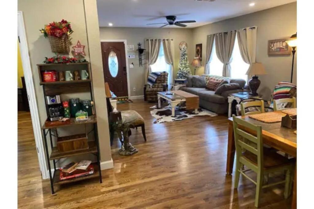 Stockyards!-1 Block Away ! Cowboy Cottage Sleeps 9 Fort Worth Exteriér fotografie